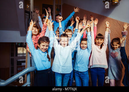 Gli alunni di andare in pausa Foto Stock