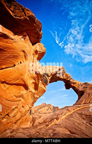 Pietra naturale arco in il Parco della Valle di Fire State, Nevada Foto Stock
