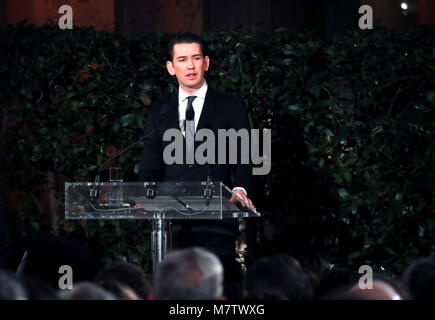 (180313) -- VIENNA, 13 marzo 2018 (Xinhua) -- Il Cancelliere austriaco Sebastian Kurz risolve la cerimonia per l'ottantesimo anniversario dell'annessione dell'Austria dalla Germania nazista di Vienna in Austria, il 12 marzo 2018. (Xinhua/Pan Xu) (psw) Foto Stock