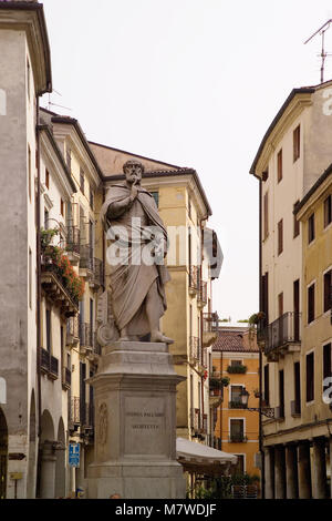 Vicenza Italia statua del famoso architetto Andrea Palladio Foto Stock