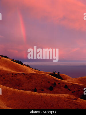 Rainbow, Bolinas Ridge, Monte Tamalpais State Park, Golden Gate National Recreation Area, Marin County, California Foto Stock