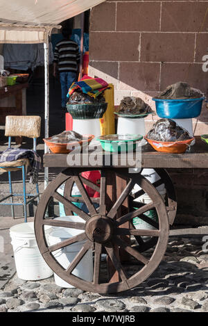 Una frutta secca di mercato in stallo Tlalpujahua, Messico Foto Stock