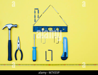 Selezione di strumenti a forma di casa. Foto Stock