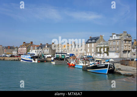 Barfleur (Francia settentrionale), nella Val de Saire area: il porto di pesca Foto Stock