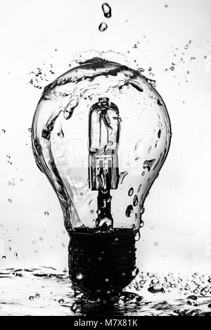 Lampadina della luce di Splash Foto Stock