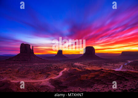Alba Monument Valley, Arizona, Stati Uniti d'America Foto Stock