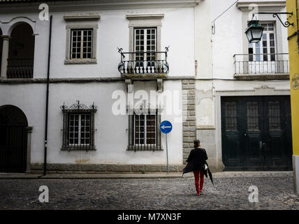 Il vecchio stile strade di Evora, Portogallo Foto Stock