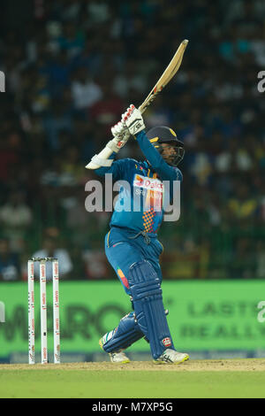 Sri Lanka battitore Upul Tharanga lofted girato durante la quarta venti20 international cricket match tra India e Sri Lanka del tri-nazione Nidahas trofeo presso il R. Premadasa Cricket Stadium a Colombo in data 12 marzo 2018. (Foto di Sameera Peiris / Pacific Stampa) Foto Stock