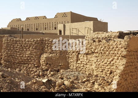 Case e palazzi fatti di adobe e terra a Diriyya / Diriyah, la casa della dinastia al Saud in Arabia Saudita. Foto Stock