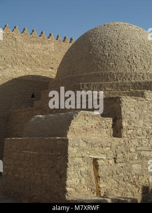 Case e palazzi fatti di adobe e terra a Diriyya / Diriyah, la casa della dinastia al Saud in Arabia Saudita. Foto Stock