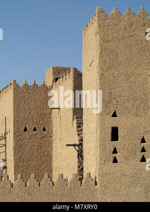 Case e palazzi fatti di adobe e terra a Diriyya / Diriyah, la casa della dinastia al Saud in Arabia Saudita. Foto Stock