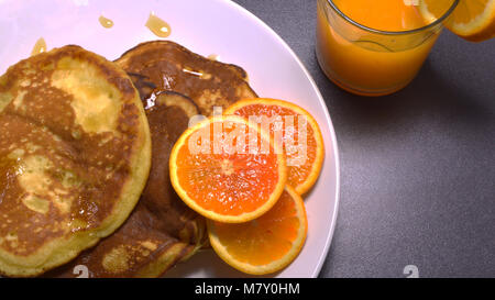 Dolce Pancake fatti in casa, prima colazione scuzette cibo fresco Foto Stock