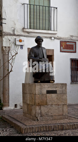 Cordoba, Mosè Maimonides-Denkmal. Ibn Maimun. Mosche ben Maimon. Errichtet 1985 für den a Cordoba 1135 geborenen und 1204 in Kairo gestorbenen spani Foto Stock