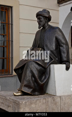 Cordoba, Mosè Maimonides-Denkmal. Ibn Maimun. Mosche ben Maimon. Errichtet 1985 für den a Cordoba 1135 geborenen und 1204 in Kairo gestorbenen spani Foto Stock