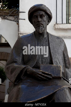 Cordoba, Mosè Maimonides-Denkmal. Ibn Maimun. Mosche ben Maimon. Errichtet 1985 für den a Cordoba 1135 geborenen und 1204 in Kairo gestorbenen spani Foto Stock