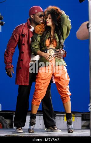 Dietro le quinte di Nicole Scherzinger dotato di 50 Cent 'destra c' Musica Video on April 11, 2011 a Los Angeles, California. Foto Stock