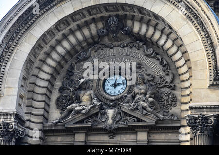 Bucarest, Romania. Febbraio 3, 2017. Palazzo CEC (Palatul CEC, Casa de Economii si Consemnatiuni) Foto Stock