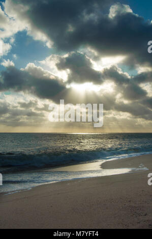 Emotivo e colorato tramonto a Punta del Este Uruguay Foto Stock