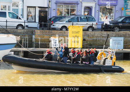 Weymouth, Dorset. 13 Marzo 2018 - Le persone godono di primavera-come meteo sulla spiaggia di Weymouth e Harbourside di credito: stuart fretwell/Alamy Live News Foto Stock