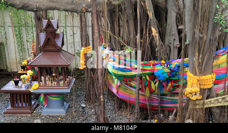 Tailandia Bangkok; Millennium Hilton Hotel, giardino, spirito house, Foto Stock