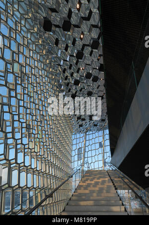 Interno del Harpa Concert Hall a Reykjavik, Islanda Foto Stock