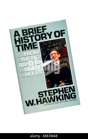 Copertina rigida con una copia di una breve storia del tempo dal Big Bang ai buchi neri di Stephen Hawking W.. In primo luogo pubblicato in 1988 da Bantam. Foto Stock