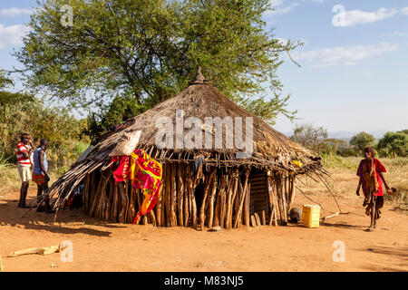 Una tipica casa in Hamar villaggio tribale, Dimeka, Valle dell'Omo, Etiopia Foto Stock