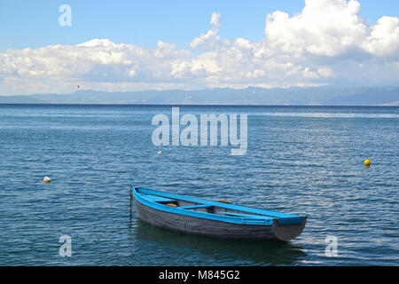 Barca nel lago di Ohrid Foto Stock