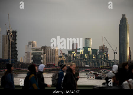 Nine Elms è un distretto del sud ovest di Londra, situato a nord-ovest di Battersea e nell'estremo angolo nord-est del London Borough of Wandsworth Foto Stock