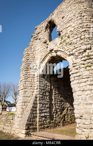 Gatehouse of Barry rovina del castello illuminato dalla mattina presto il sole sotto un cielo blu chiaro Foto Stock