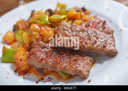 Adana kofte con verdure arrosto Foto Stock
