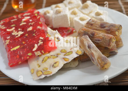 Lokum, le delizie turche con dadi Foto Stock