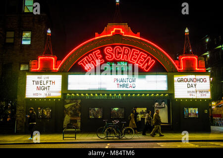 Cinema indipendente in stile boutique 'Screen n the Green' a Islington, Londra. Cinema a schermo singolo, parte della rete Everyman Foto Stock