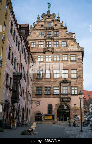 Il 1596, tardo rinascimentale palazzo del Stadtmuseum Fembohaus in Nuremberg, Germania, Europa. Museo della città. Foto Stock