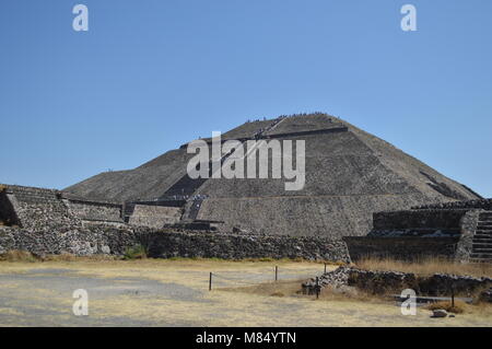 Vista della Piramide del sole di Teotihuacan, Messico Foto Stock