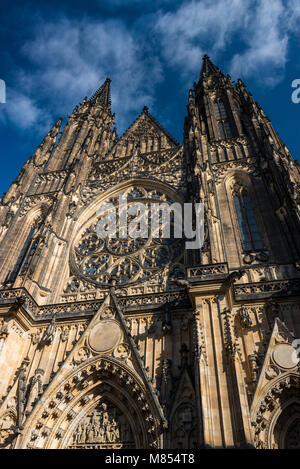 Veitsdom in Prag Foto Stock