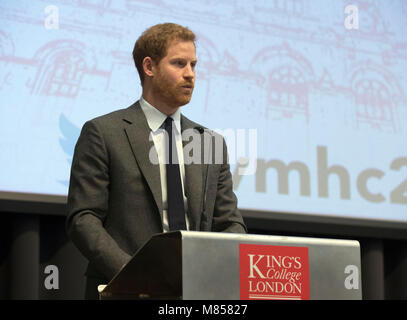 Il principe Harry offre un discorso in occasione dell'annuale per veterani della Salute Mentale conferenza presso il King's College di Londra. Foto Stock