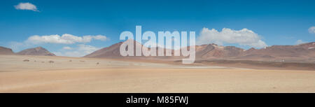 Vista panoramica sul Salvador Dali nel deserto Eduardo Avaroa fauna Andina riserva nazionale, Bolivia - America del Sud Foto Stock