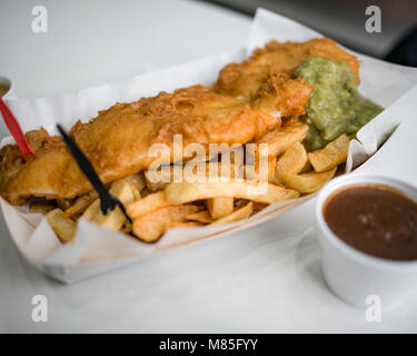 Pesce e patatine fritte Foto Stock