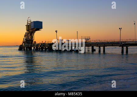 Cockburn molo di cemento, Woodman punto Western Australia al tramonto Foto Stock