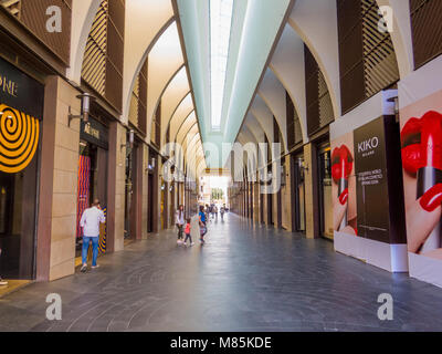 BEIRUT, Libano - 22 Maggio 2017: Vista di Beirut Souks, un importante quartiere commerciale di Beirut nel distretto centrale. Foto Stock