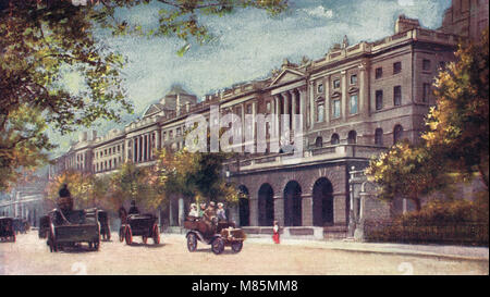 La Somerset House, Victoria Embankment, Londra, Inghilterra, circa 1905 Foto Stock