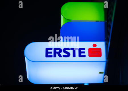 Vienna, Austria. Xiv Mar, 2018. Erste Bank logo che si vede in Vienna. Credito: Omar Marques/SOPA Immagini/ZUMA filo/Alamy Live News Foto Stock