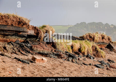 A379, Slapton Ley. Il 15 marzo 2018. Cancellazione di cielo sopra il West Country oggi. Gli intervalli di sole oltre il danneggiato una379 a Slapton Sands nel South Devon. Credito: James jagger/Alamy Live News Foto Stock