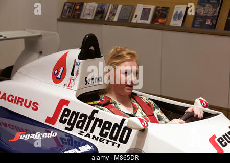 Londra, Regno Unito. Xv Mar, 2018. EX-Aryton Senna Grand Prix Racing auto sul display a Bonhams New Bond Street. Il 1984 Formula sovralimentato 1 Toleman-Hart TG184, pilotato da lui dopo il suo Gran Premio di Monaco di F1 Debutto attualmente in mostra prima del suo trasferimento a Bonhams Vendita di Monaco il 11 maggio. Credito: Keith Larby/Alamy Live News Foto Stock