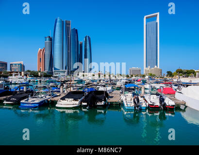Skyline con Marina e Etihad torri, Abu Dhabi, Emirati Arabi Uniti Foto Stock