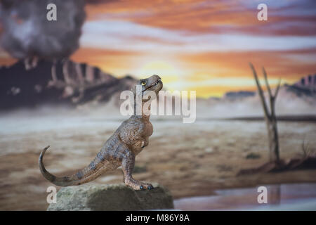 Baby Tyrannosaurus rex nel mondo giurassico Foto Stock