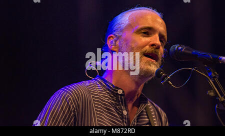 Travis la riproduzione del palco principale al Festival vittorioso 2016; Southsea, Hampshire Foto Stock