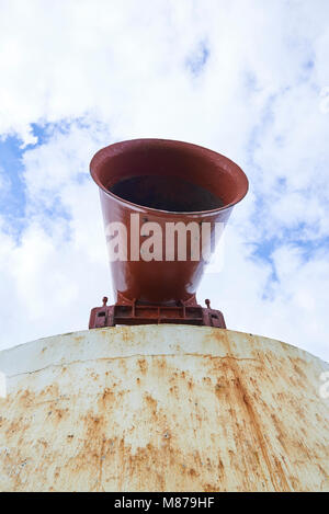 In prossimità di uno del corpino Ness sirena da nebbia trombe a Torry promontorio in Aberdeenshire fuori dalla costa nord-est della Scozia. Foto Stock