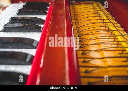 Harmonium strumento chiavi di dettaglio Foto Stock